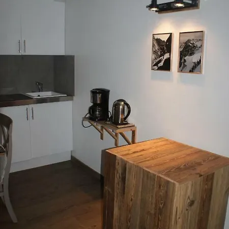 Champalo Apartment *
